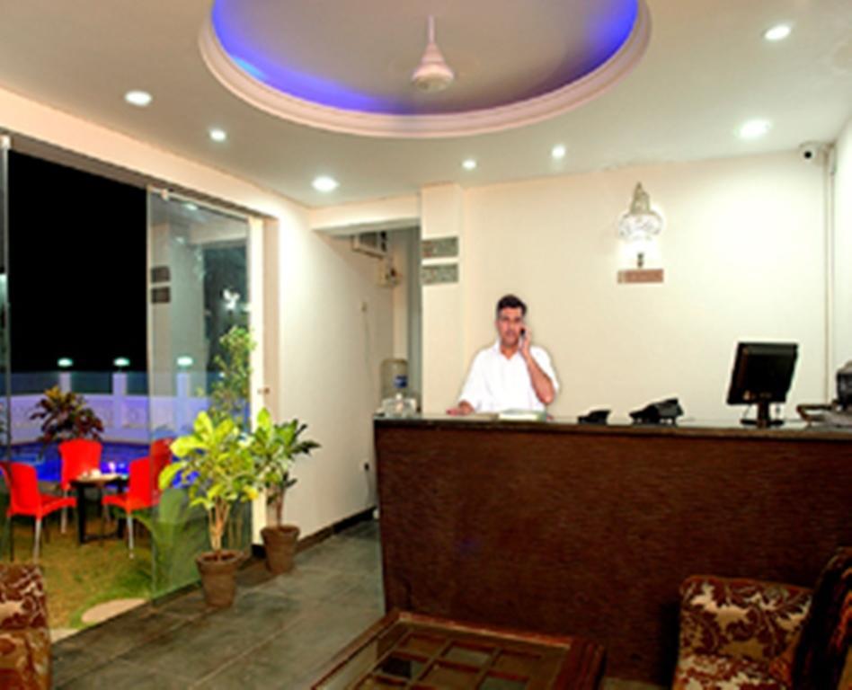 Rishikesh Inn By One Hotels Rishīkesh Екстериор снимка